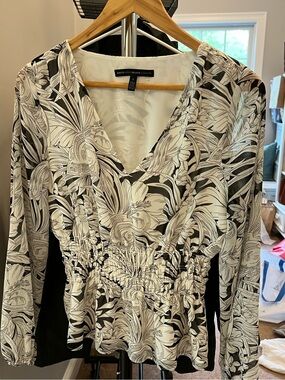 White House black market top